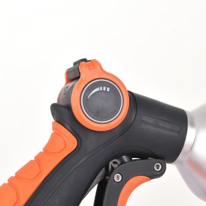 Vegetable irrigation sprinkler gun