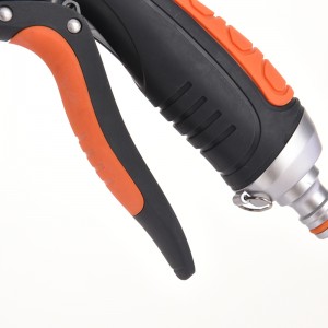 Vegetable irrigation sprinkler gun