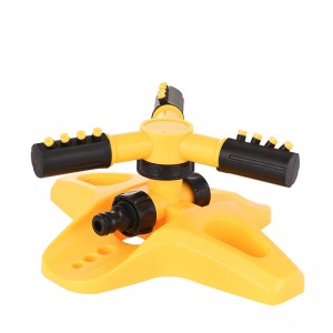 adjustable 3 arm sprinkler w/base