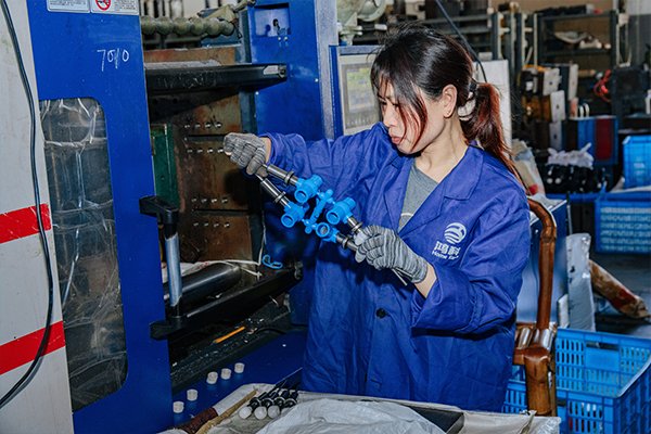 Automatic Molding